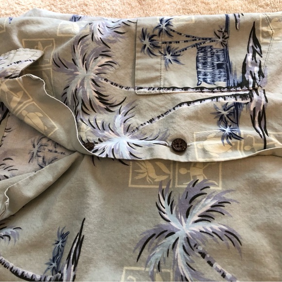 Mens Large RJC Hawaiian shirt with pale green background. - Picture 2 of 10